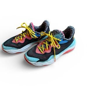 Men’s colorful under Armour sneakers shoes size 10 retro colors